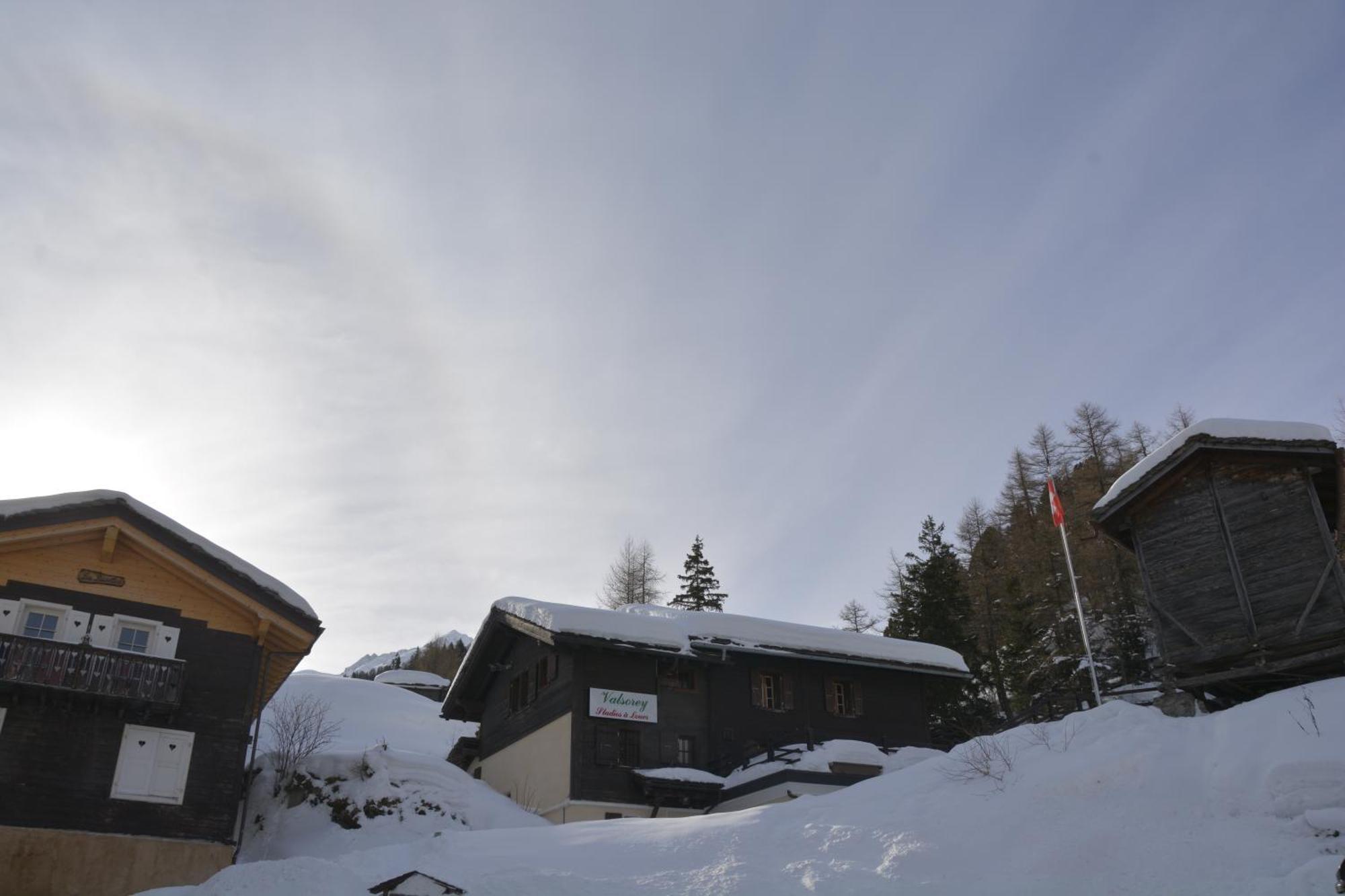 Studios Du Valsorey Bourg-Saint-Pierre Exterior photo