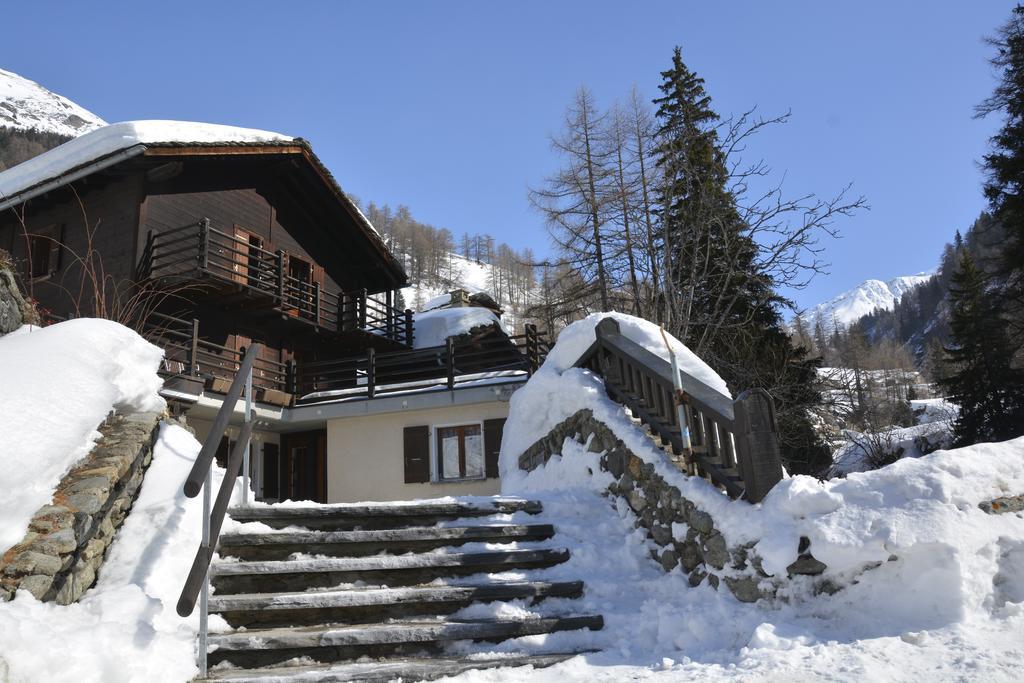 Studios Du Valsorey Bourg-Saint-Pierre Exterior photo